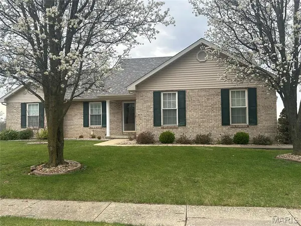 429 E Locust ST,  Columbia,  IL 62236