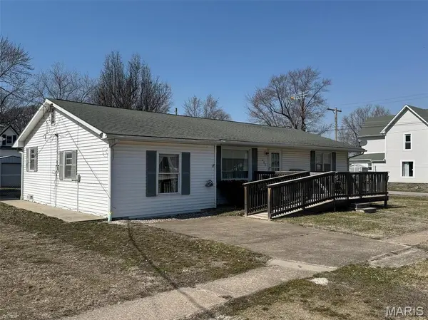 402 S Center ST, Clarence, MO 63437