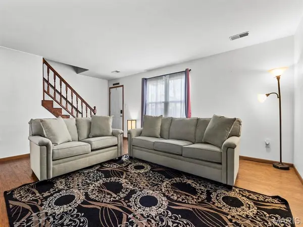 605 Country Meadow LN, Shiloh, IL 62221