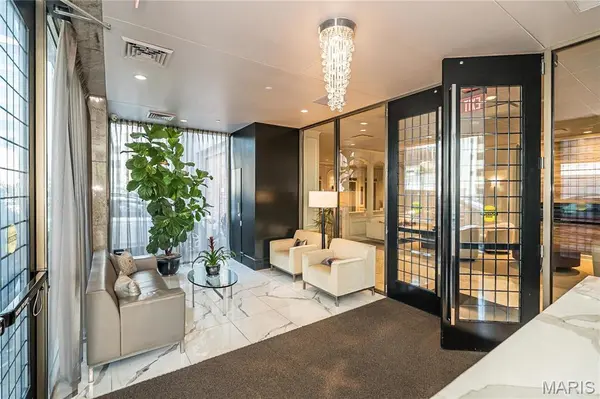 200 S Brentwood BLVD #8D, Clayton, MO 63105