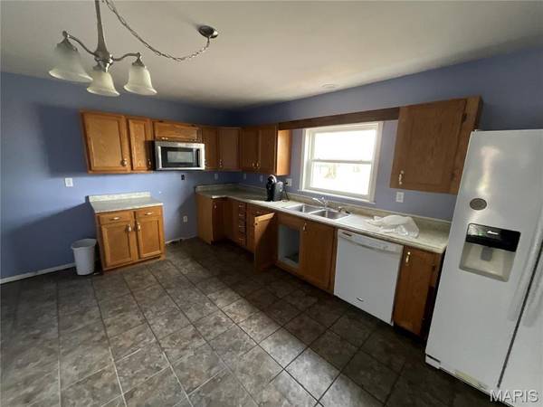 315 W 3rd S, Mount Olive, IL 62069