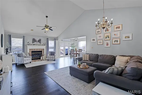 3317 Lower Lakes Estates DR, Valley Park, MO 63088
