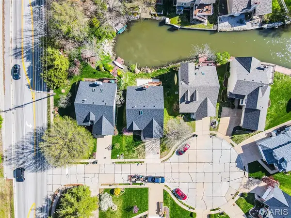 3317 Lower Lakes Estates DR, Valley Park, MO 63088