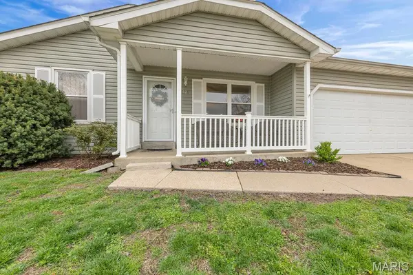 1620 Lynncove LN, St Charles, MO 63303