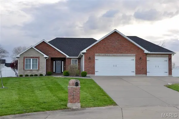 869 Destiny DR, Villa Ridge, MO 63089