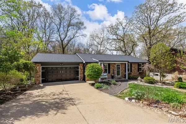 2557 Tricia LN, High Ridge, MO 63049