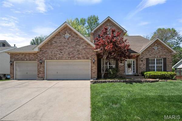 1629 Ivy Chase LN, Fenton, MO 63026