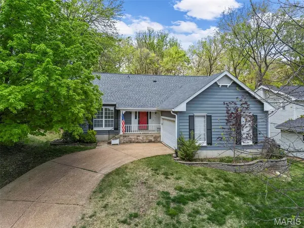 726 Carman Woods DR, Manchester, MO 63021