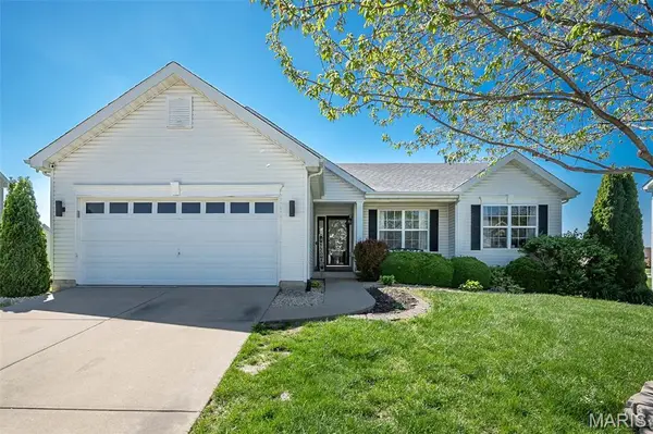 3637 Moorgate CT, Swansea, IL 62226