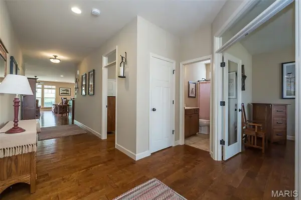 128 Vistalago PL, Cottleville, MO 63376