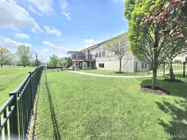 128 Vistalago PL, Cottleville, MO 63376