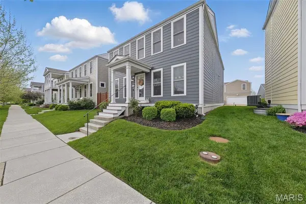 6029 New Town DR, St Charles, MO 63301