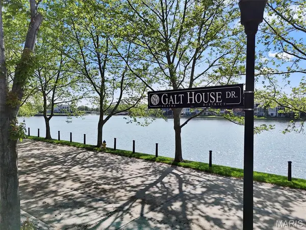 3313 Galt House DR, St Charles, MO 63301