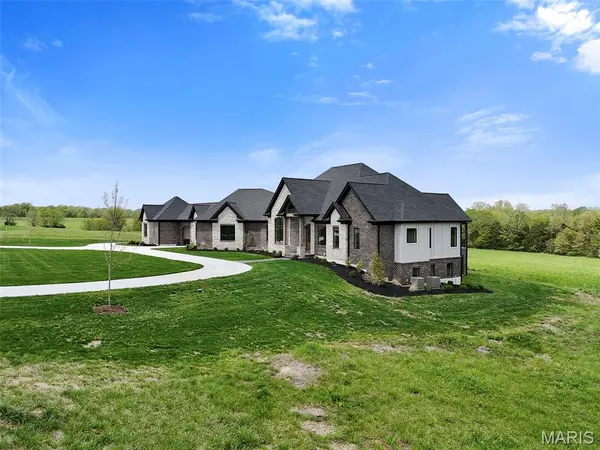 105 Hillside Heights LN, Flint Hill, MO 63385