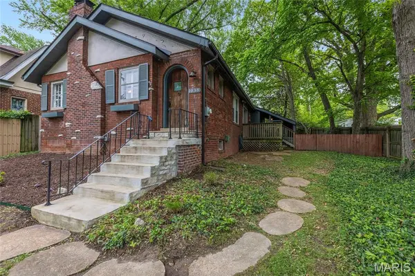 1038 Tuxedo BLVD, Webster Groves, MO 63119