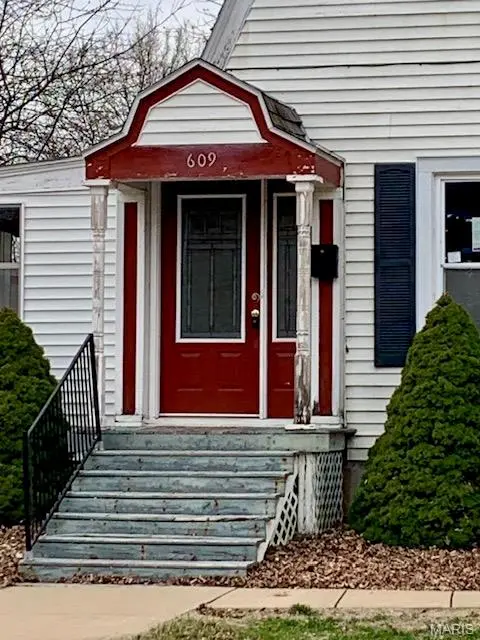 609 N 7th ST, Canton, MO 63435