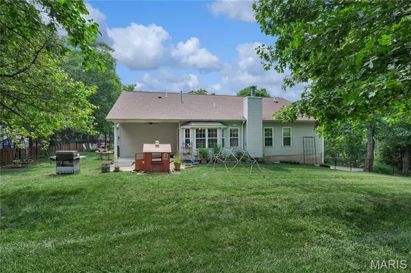1587 Paradise Valley DR, High Ridge, MO 63049