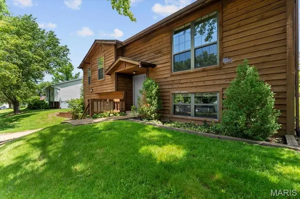 514 Wallach DR, Eureka, MO 63025
