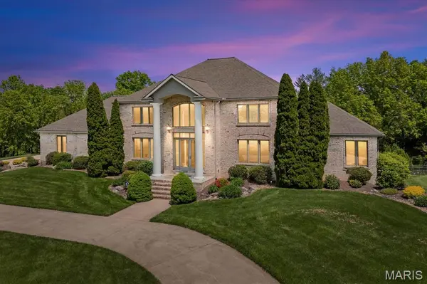 3142 Nottoway AVE, Godfrey, IL 62035