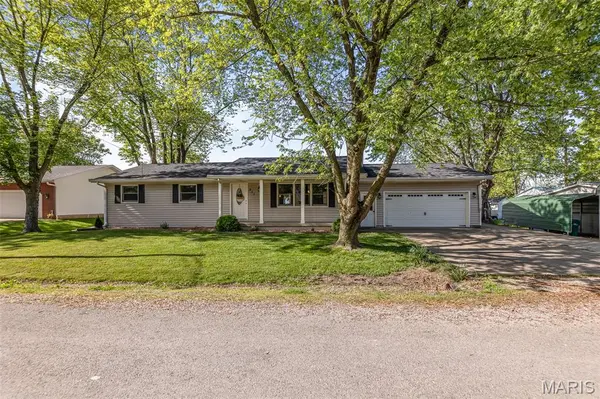 511 E Wilson ST, Beckemeyer, IL 62219