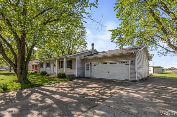 511 E Wilson ST, Beckemeyer, IL 62219
