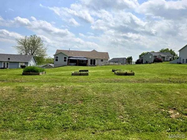 131 Baskett DR, Elsberry, MO 63343