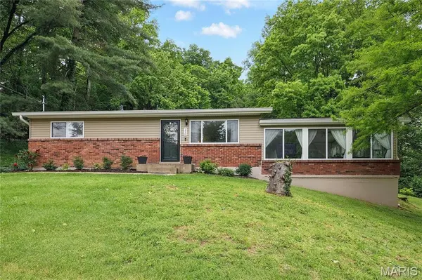 210 Creekwood DR,  Arnold,  MO 63010