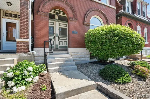 3137 Arsenal ST, St Louis, MO 63118