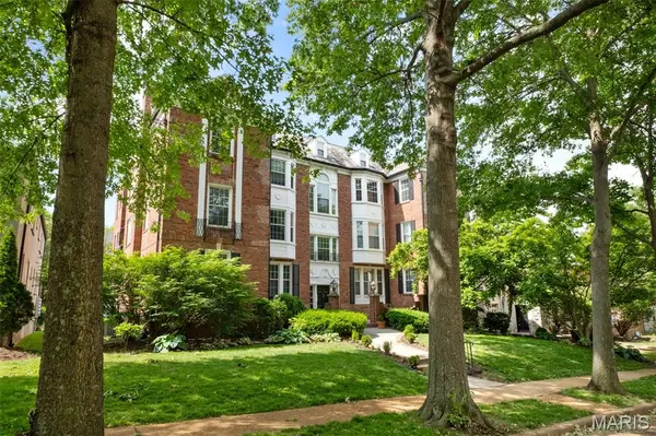 7520 Oxford DR #3W, Clayton, MO 63105
