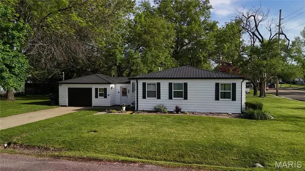 1701 North 17th St,  Belleville,  IL 62226