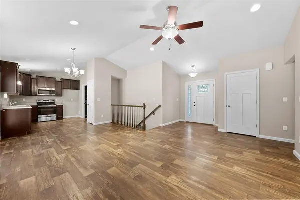 27 Hollow Tree CT, Winfield, MO 63389