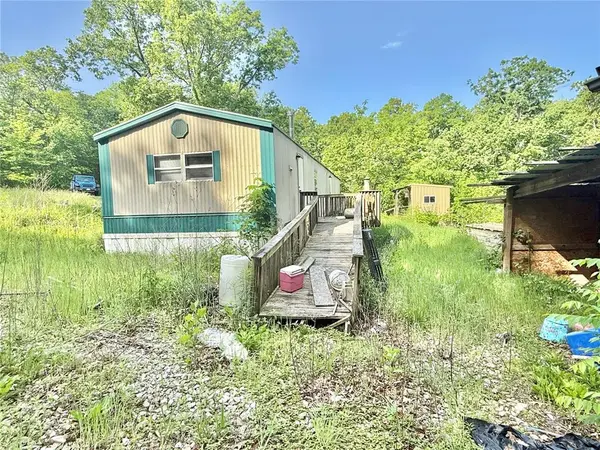 8018 Shelle Estates CT, Hillsboro, MO 63050
