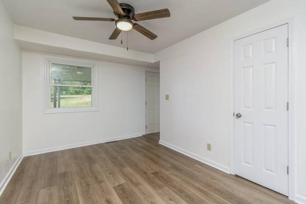 306 Keeth RD, Crocker, MO 65452