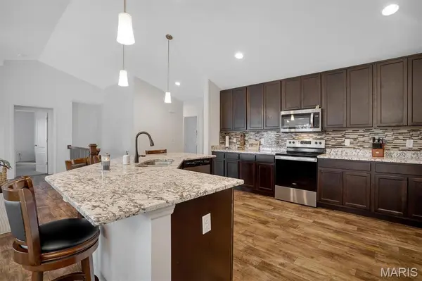 512 Hickory Knoll DR, Troy, MO 63379