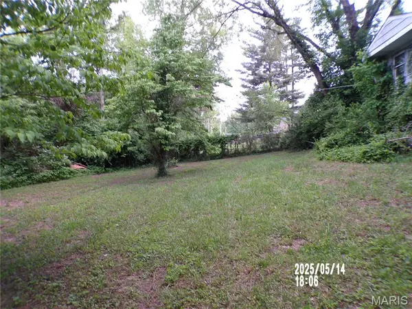 15 Shireford LN, Ferguson, MO 63135
