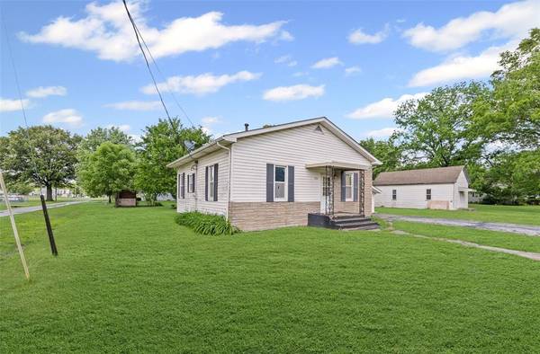 694 Elm ST, Livingston, IL 62058