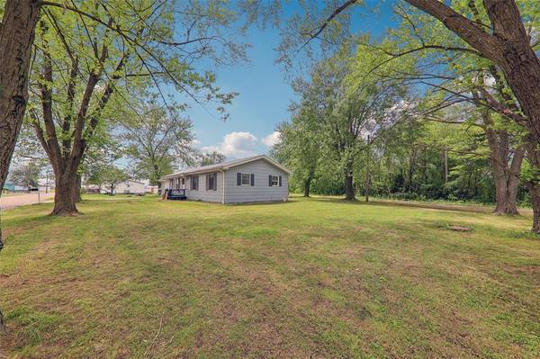 307 18th ST, Hillsboro, IL 62049