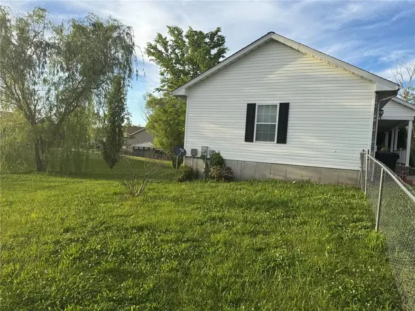 96 Fox DR, Farmington, MO 63640