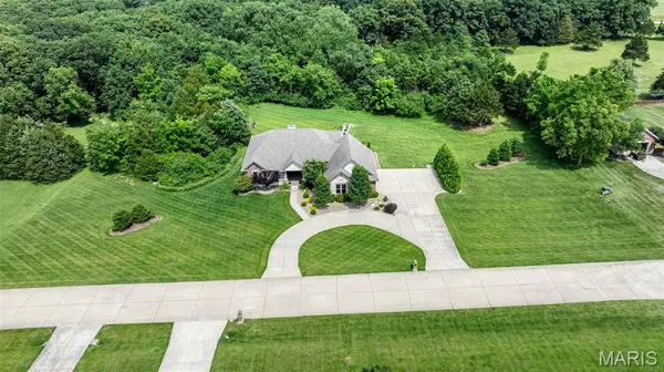 306 Foristell Manors DR, Foristell, MO 63348