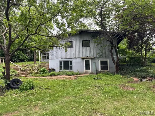 820 W Madison ST, Lebanon, MO 65536