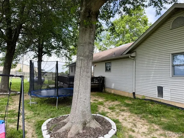 227 Robin CT, Bourbon, MO 65441