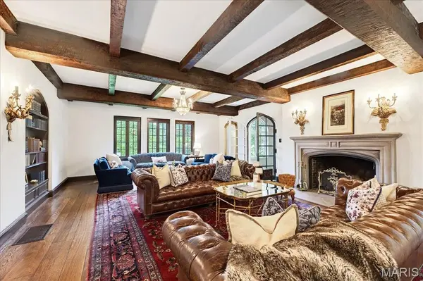 32 Woodoaks TRL, Ladue, MO 63124