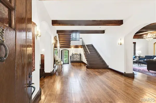 32 Woodoaks TRL, Ladue, MO 63124