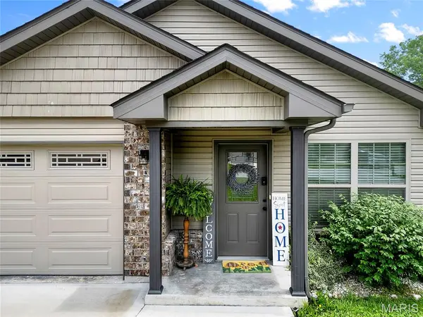 740 Lake Cottage CT, Villa Ridge, MO 63089