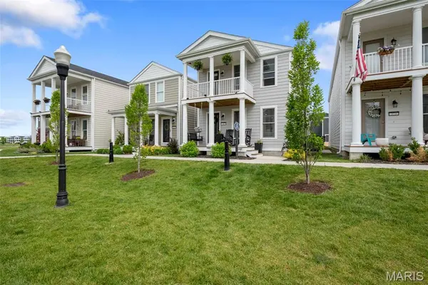 369 Tiber PL, St Charles, MO 63301
