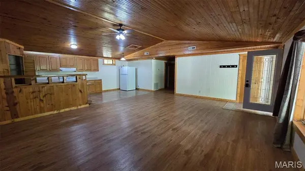 11863 Windy Curve Lane, Success, MO 65570