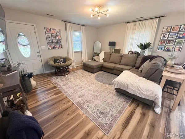 1319 W Church ST, Bowling Green, MO 63334