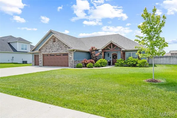 931 Lockport DR, Centralia, MO 65240