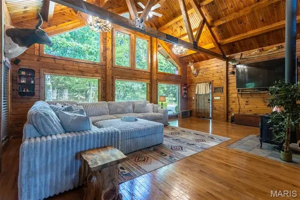5049 Remington RD, De Soto, MO 63020