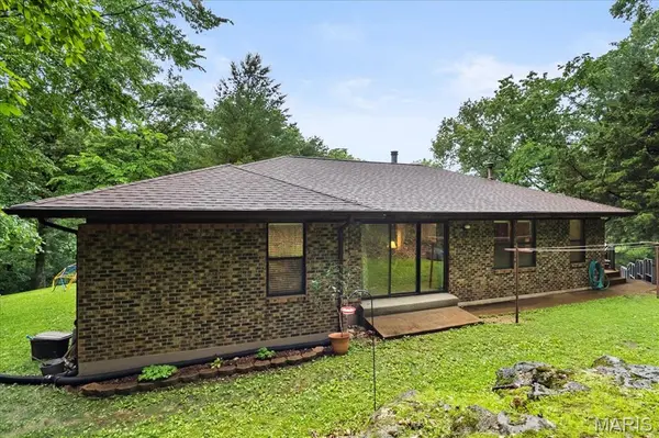 4860 Green Valley DR, High Ridge, MO 63049